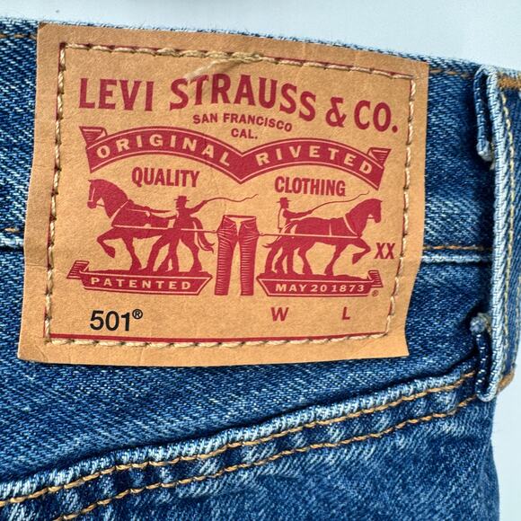 Levi's 501 Jeans Mens 32x30 (33x30 ACTUAL) Distressed Button Fly Blue Denim - Picture 5 of 13